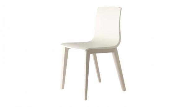 Silla de madera con asiento de tecnopolimero