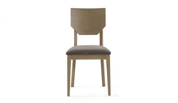 Silla tapizada con madera
