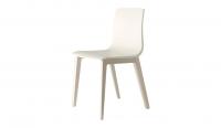 Silla de madera con asiento de tecnopolimero