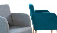 Silla tapizada con brazos para hostelería